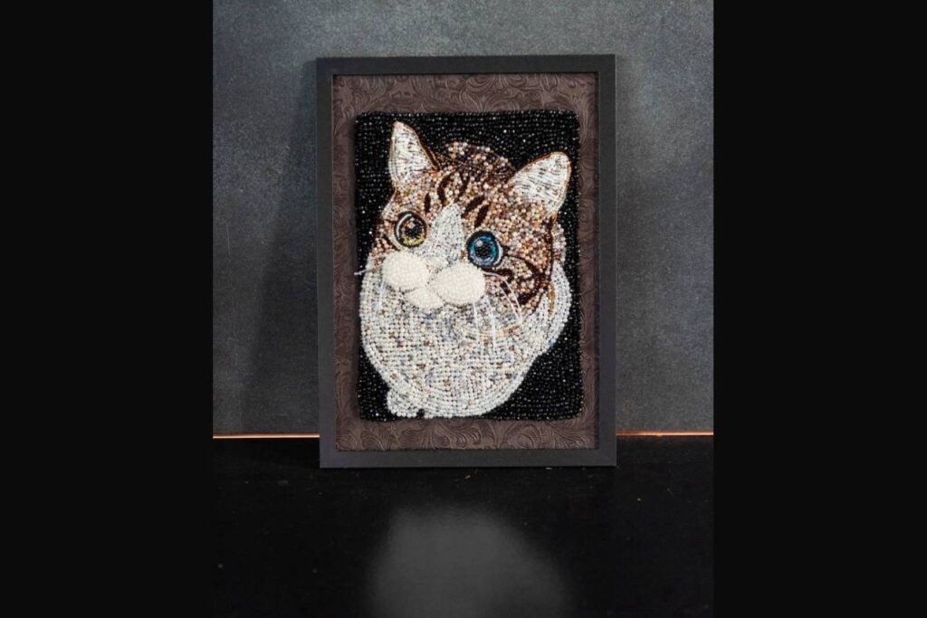 猫のシャドウジュエルポートレート｜ビーズ刺繍アート
